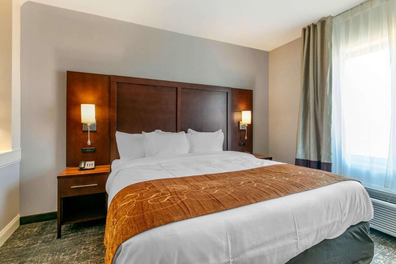 Comfort Suites North テューペロ エクステリア 写真