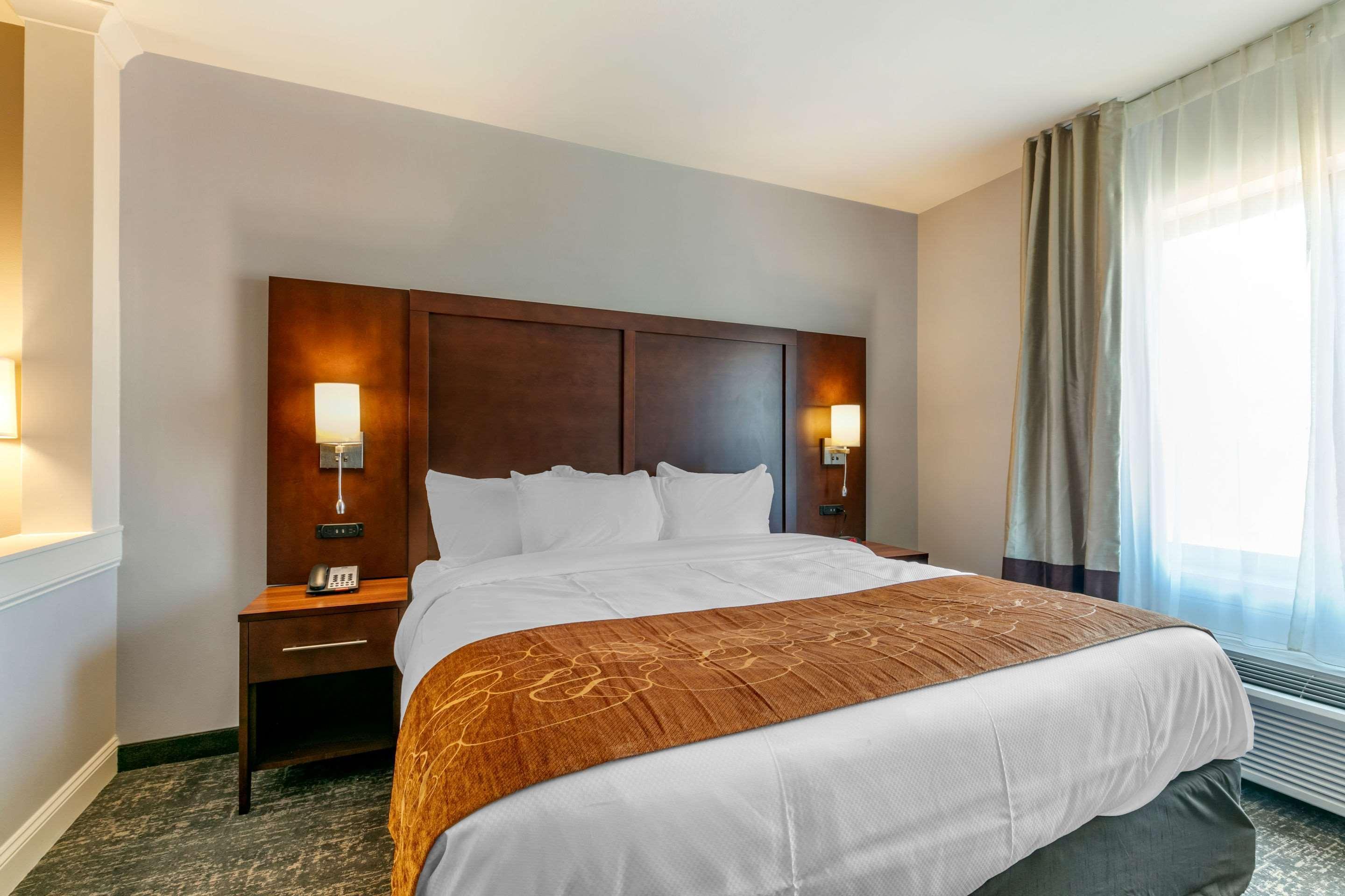 Comfort Suites North テューペロ エクステリア 写真