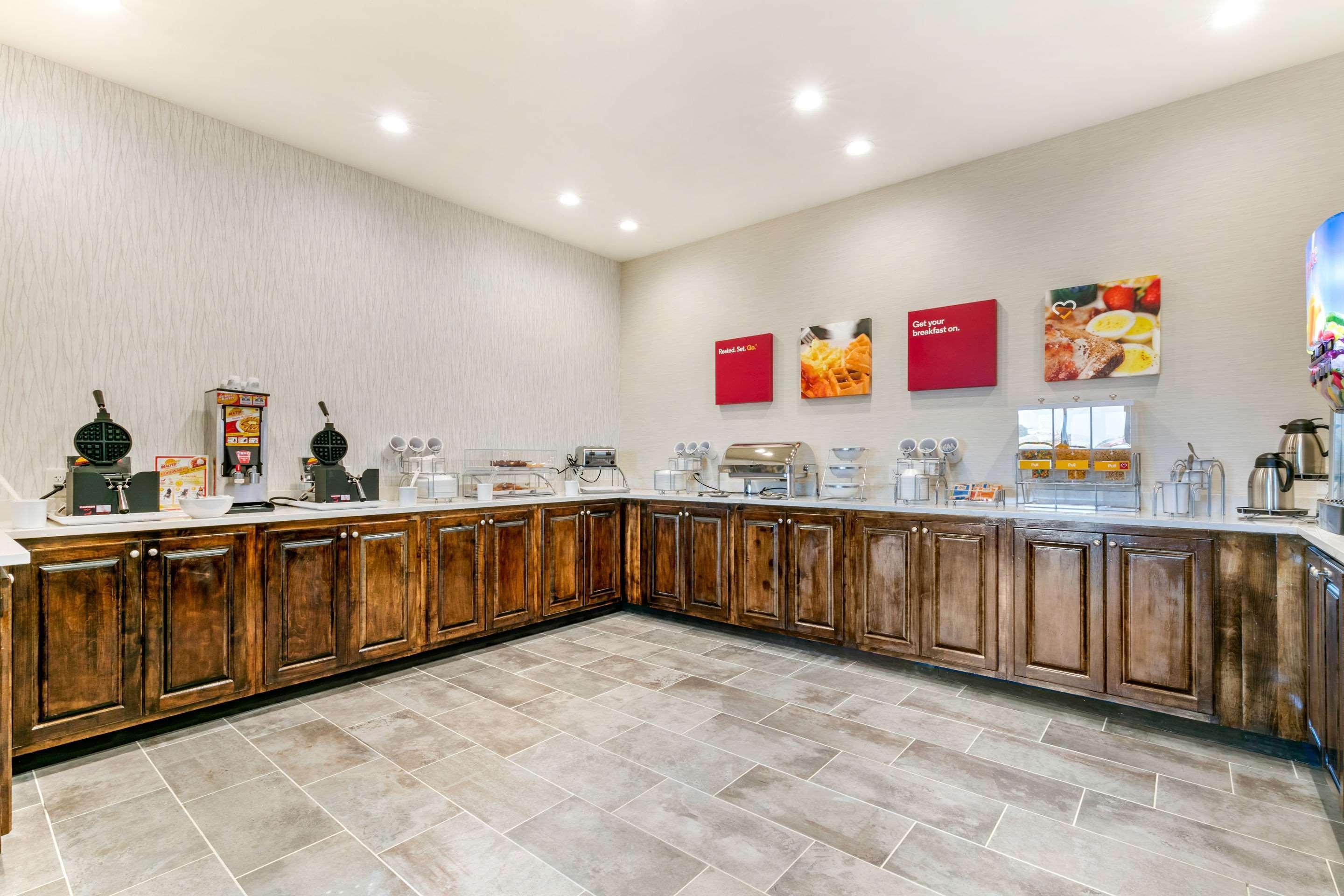 Comfort Suites North テューペロ エクステリア 写真