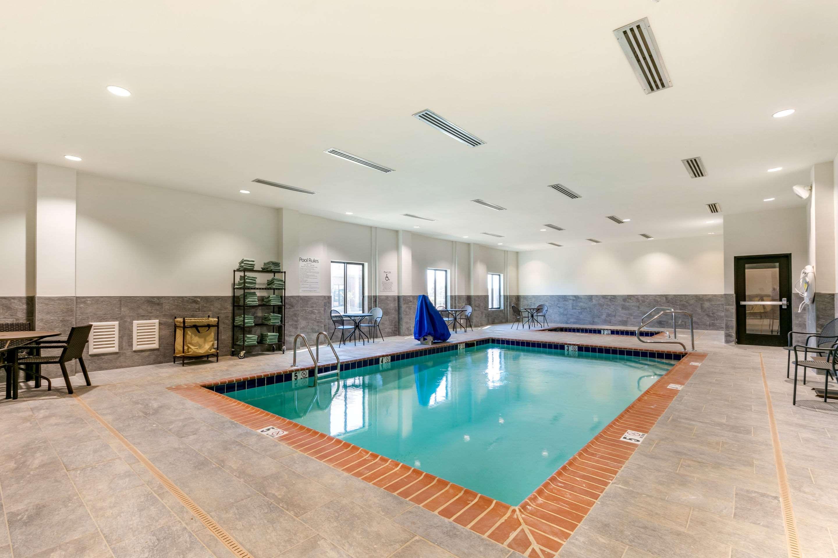 Comfort Suites North テューペロ エクステリア 写真