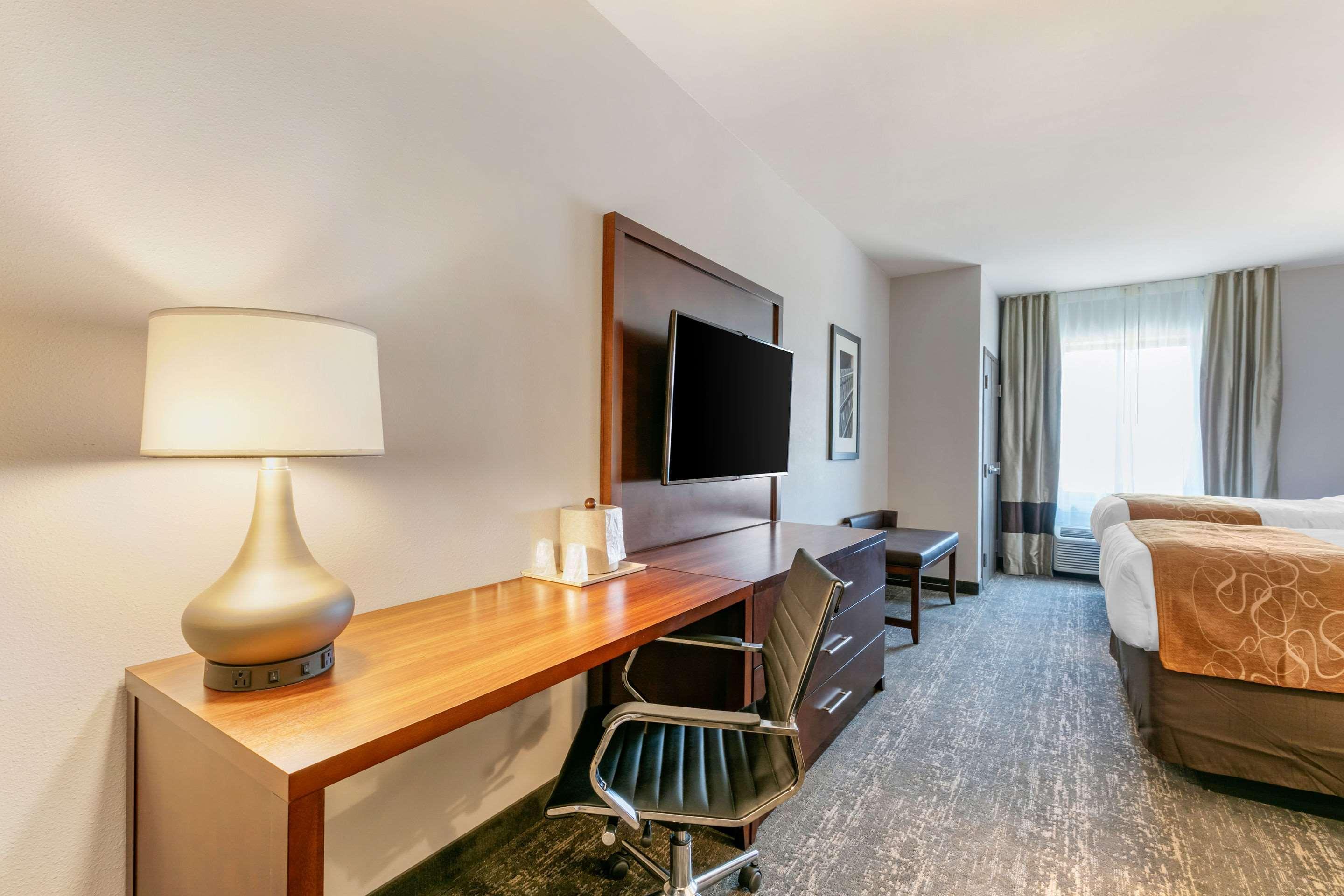 Comfort Suites North テューペロ エクステリア 写真