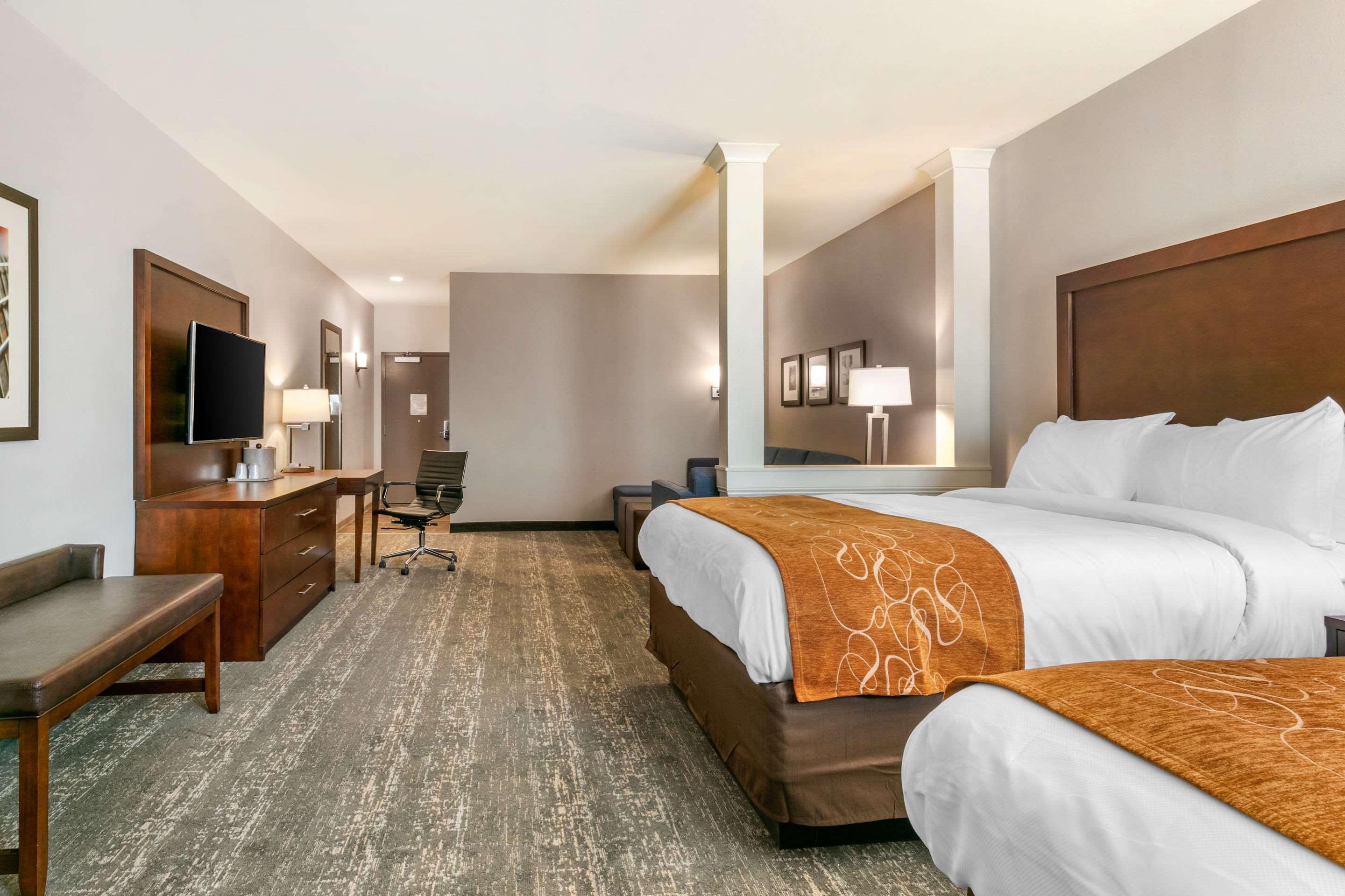 Comfort Suites North テューペロ エクステリア 写真