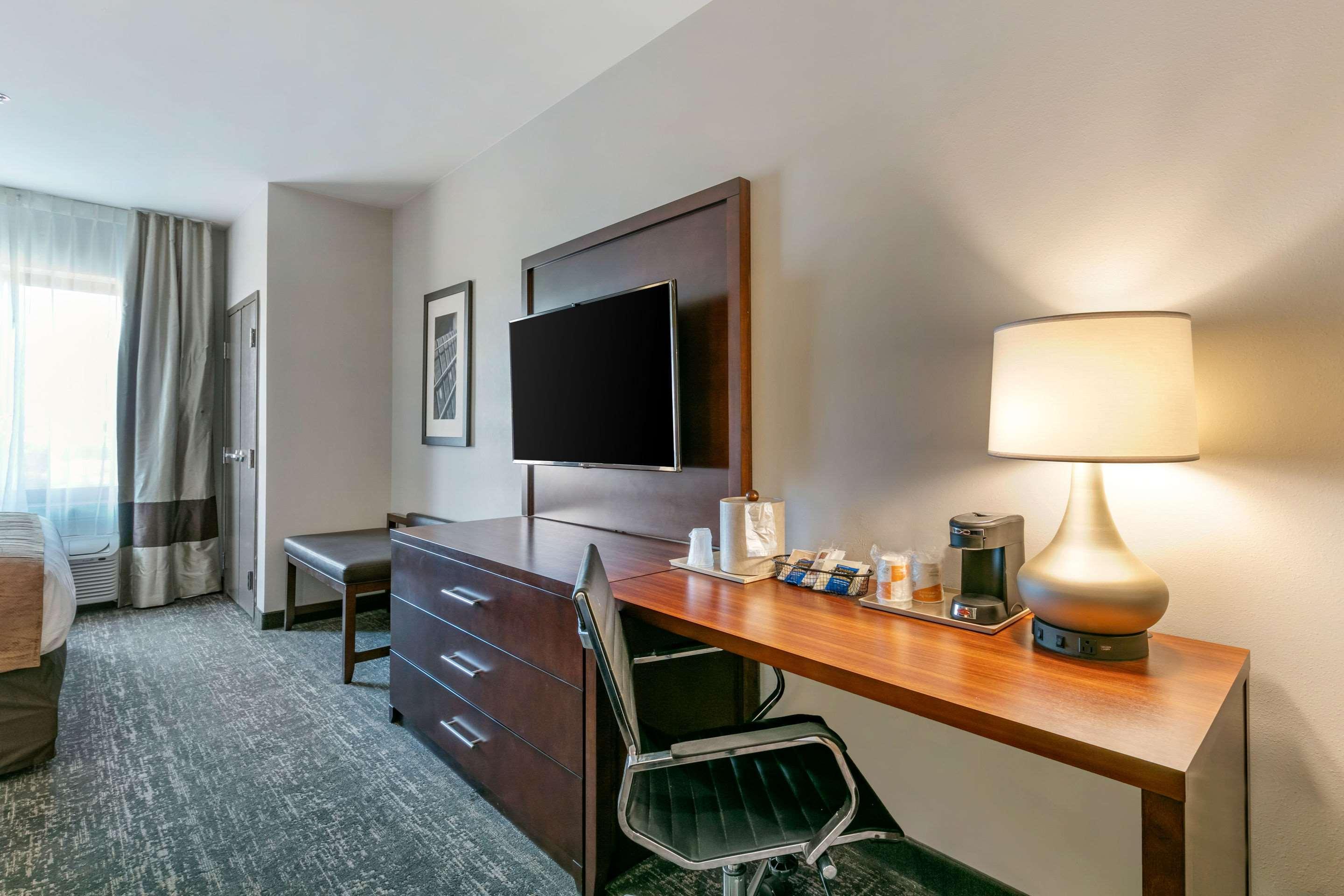 Comfort Suites North テューペロ エクステリア 写真